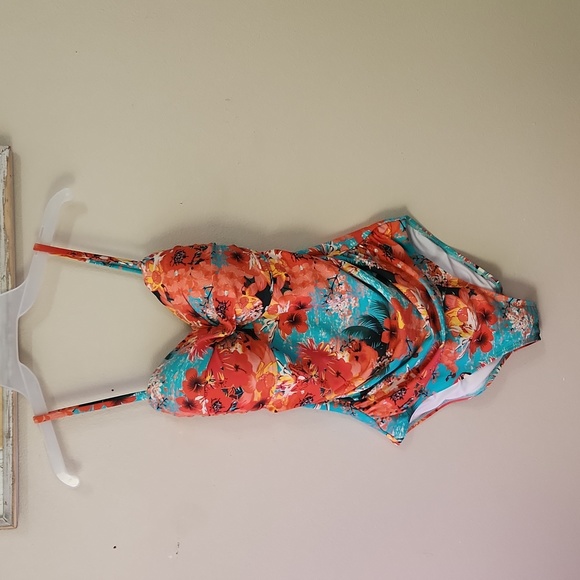 RELLECIGA Other - Womens Relleciga One-Piece Swimsuit size L Floral Print
